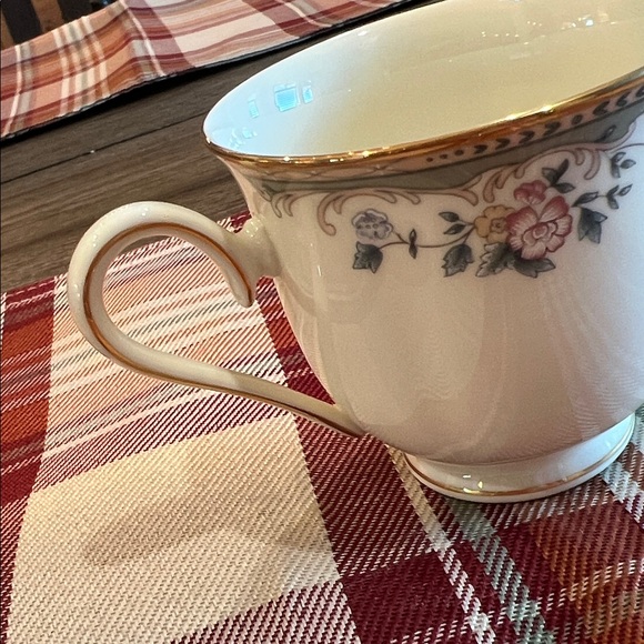 Lenox American Home Collection “Spring Vista” Fine China Teacup - Picture 4 of 16